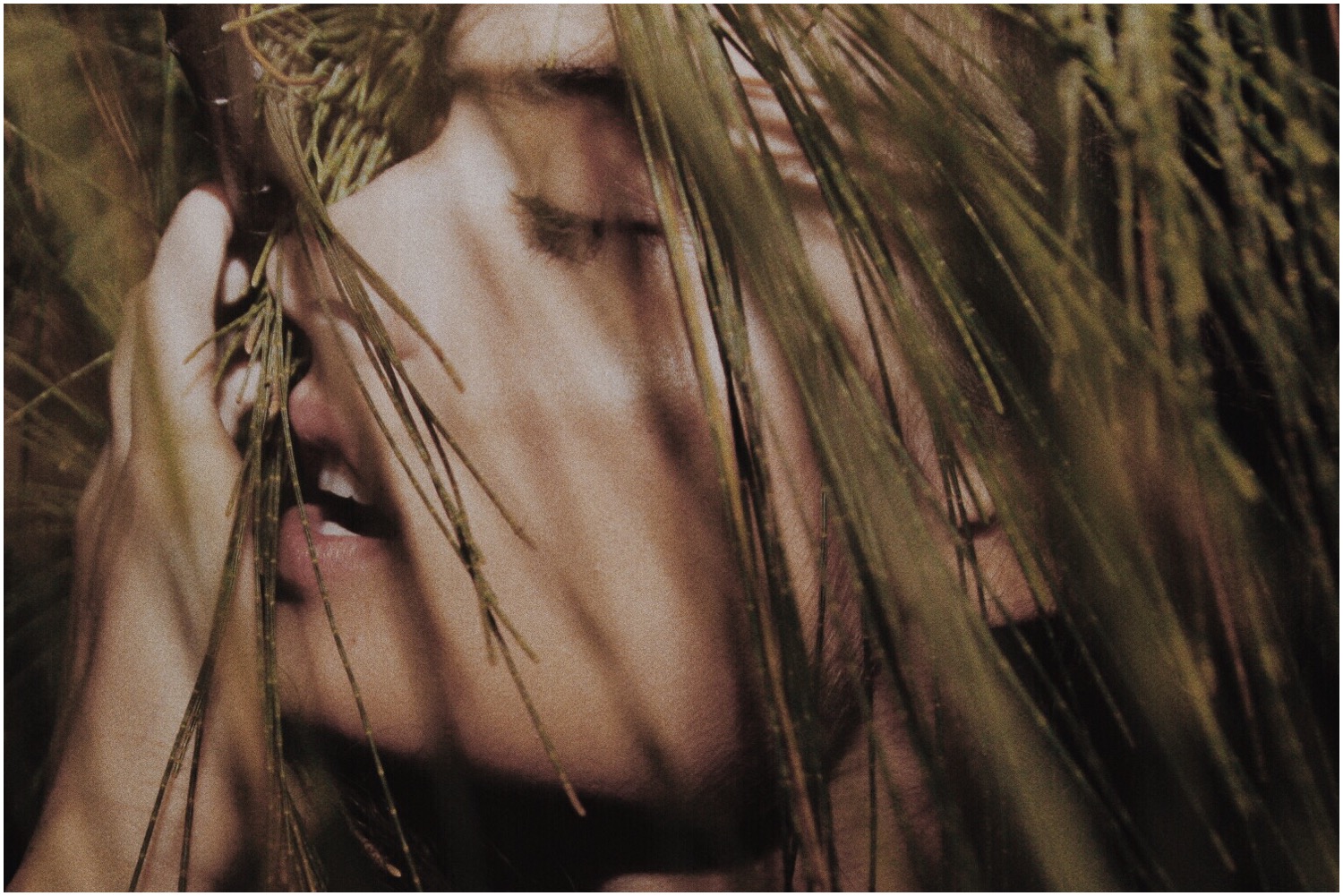 8 MINUTES ‘TILL SUNRISE – 8MTS {EXCLUSIVE EDITORIAL/NSFW}