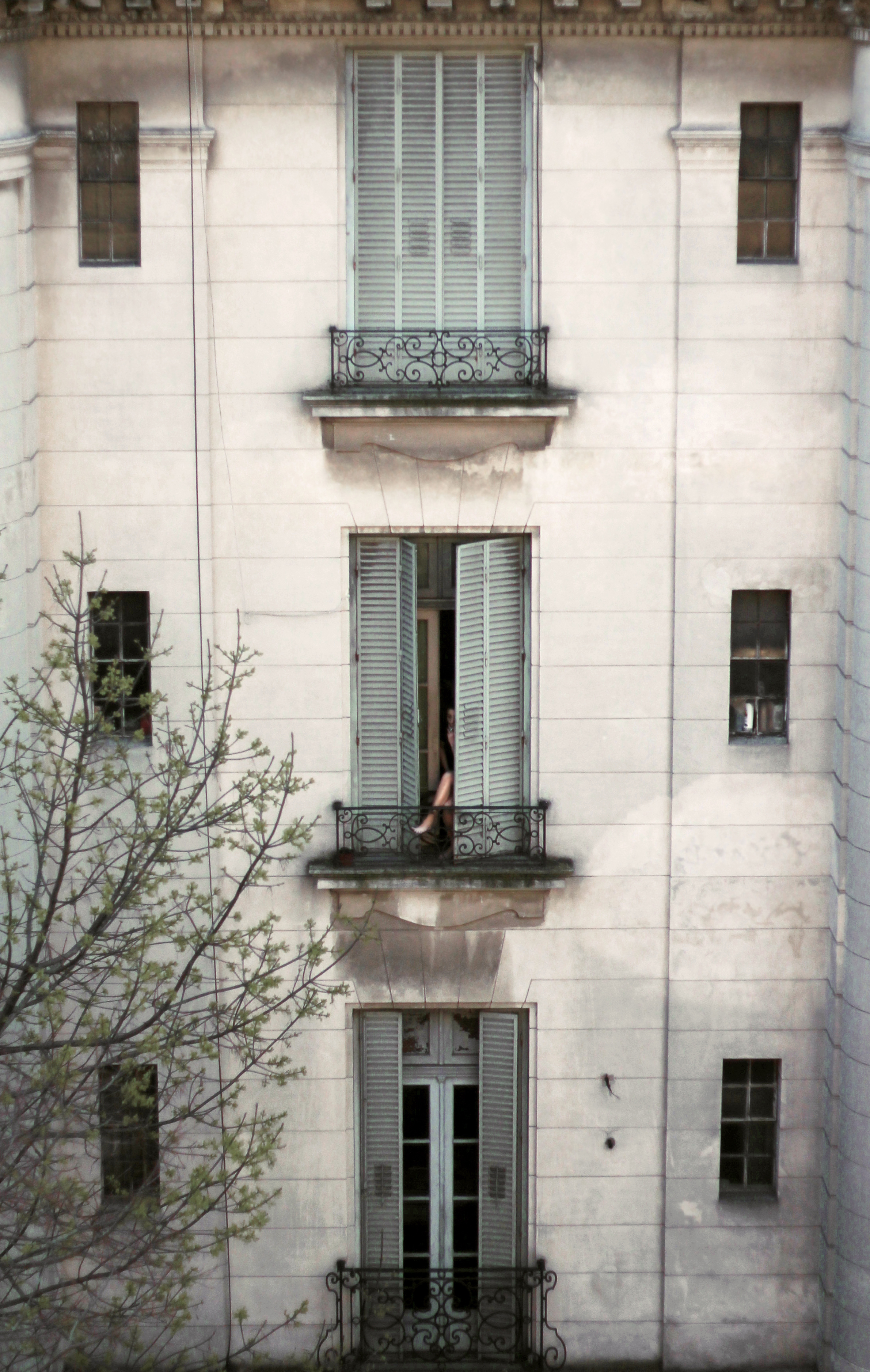 MAGIC REALISM – EVER INÉS TELLO {WRITING}