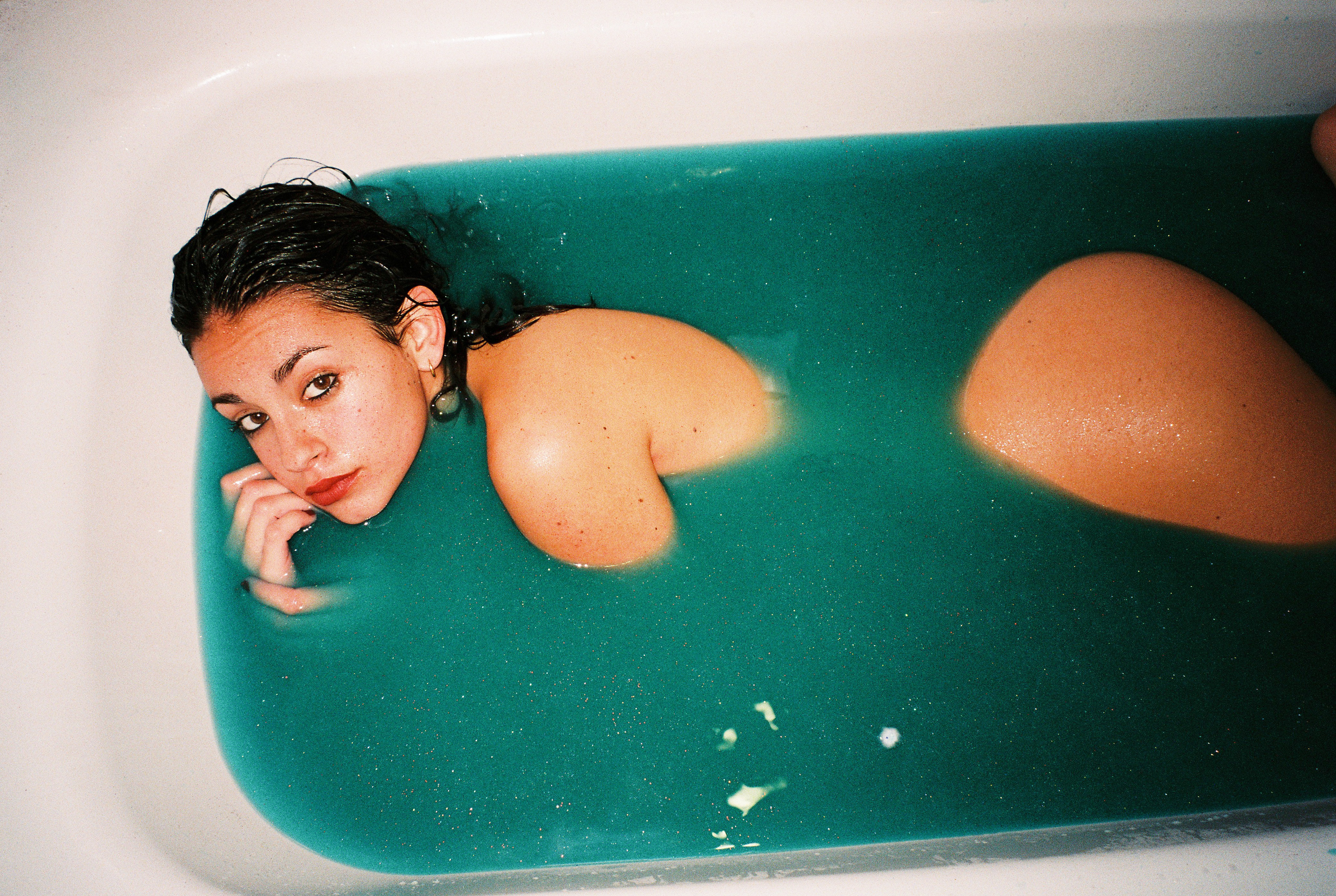 THE COLORS OF THE BATH – HECTOR POZUELO {EXCLUSIVE EDITORIAL/ NSFW}