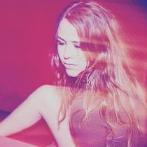 MOXI – “IVORY EYES” {NEW MUSIC FRIDAYS / ARTIST TO WATCH}