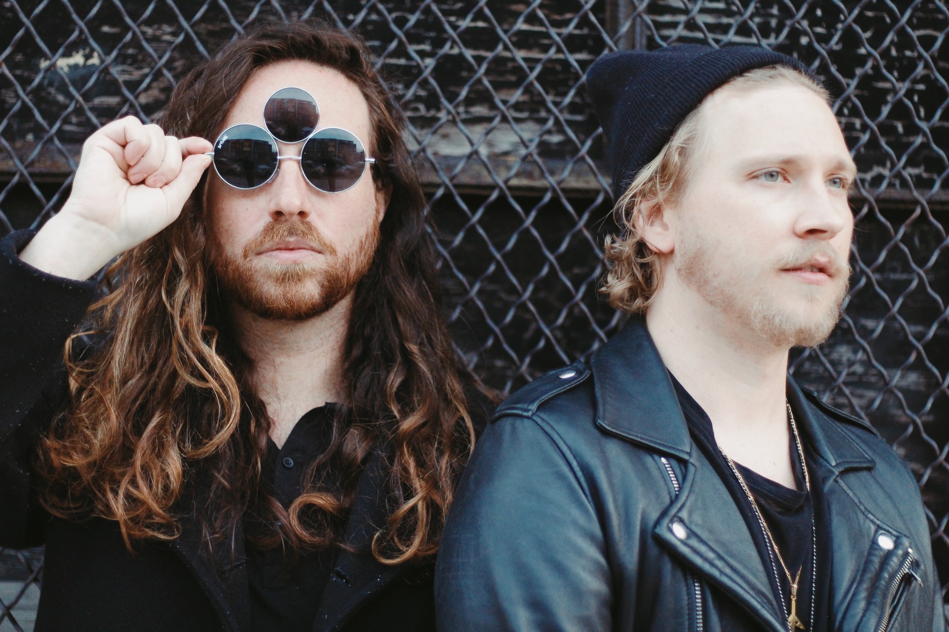 ‘BORDERLINE’ AIRPLANE MAN {NEW MUSIC FRIDAYS}