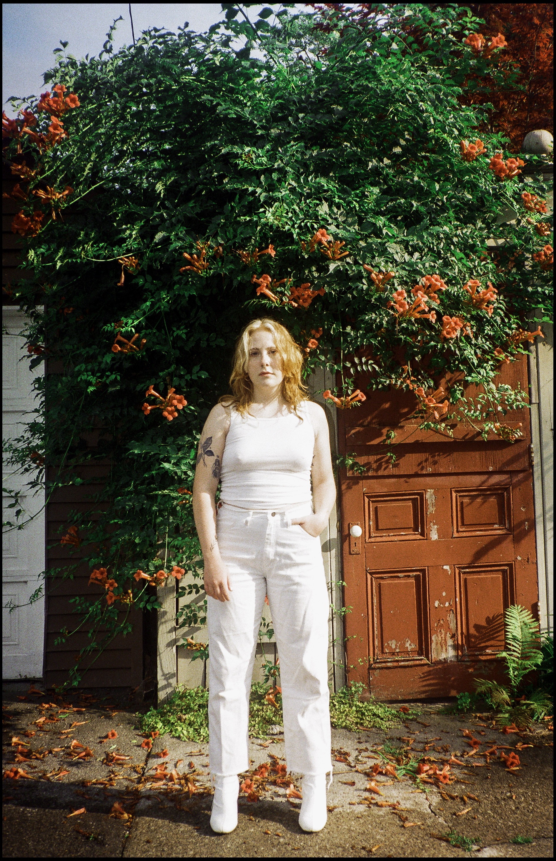 ELECTRONIC-SOUL ARTIST ‘MADDEE’ DROPS HER NEW SINGLE ‘CLOUDS’ FROM UPCOMING NEW ALBUM ‘RED MIND’ {NEW MUSIC FRIDAYS}