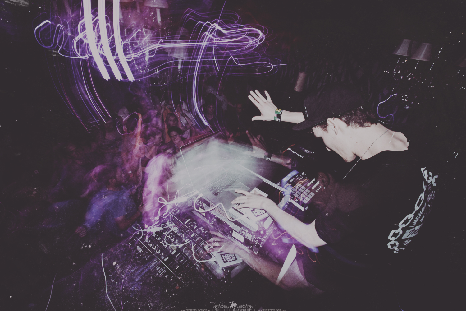 ‘SXSW’ A NEW STOP MOTION VISUAL STORY BY ‘DUSTIN HOLLYWOOD’ {SHORT FILM/NAKID TV}