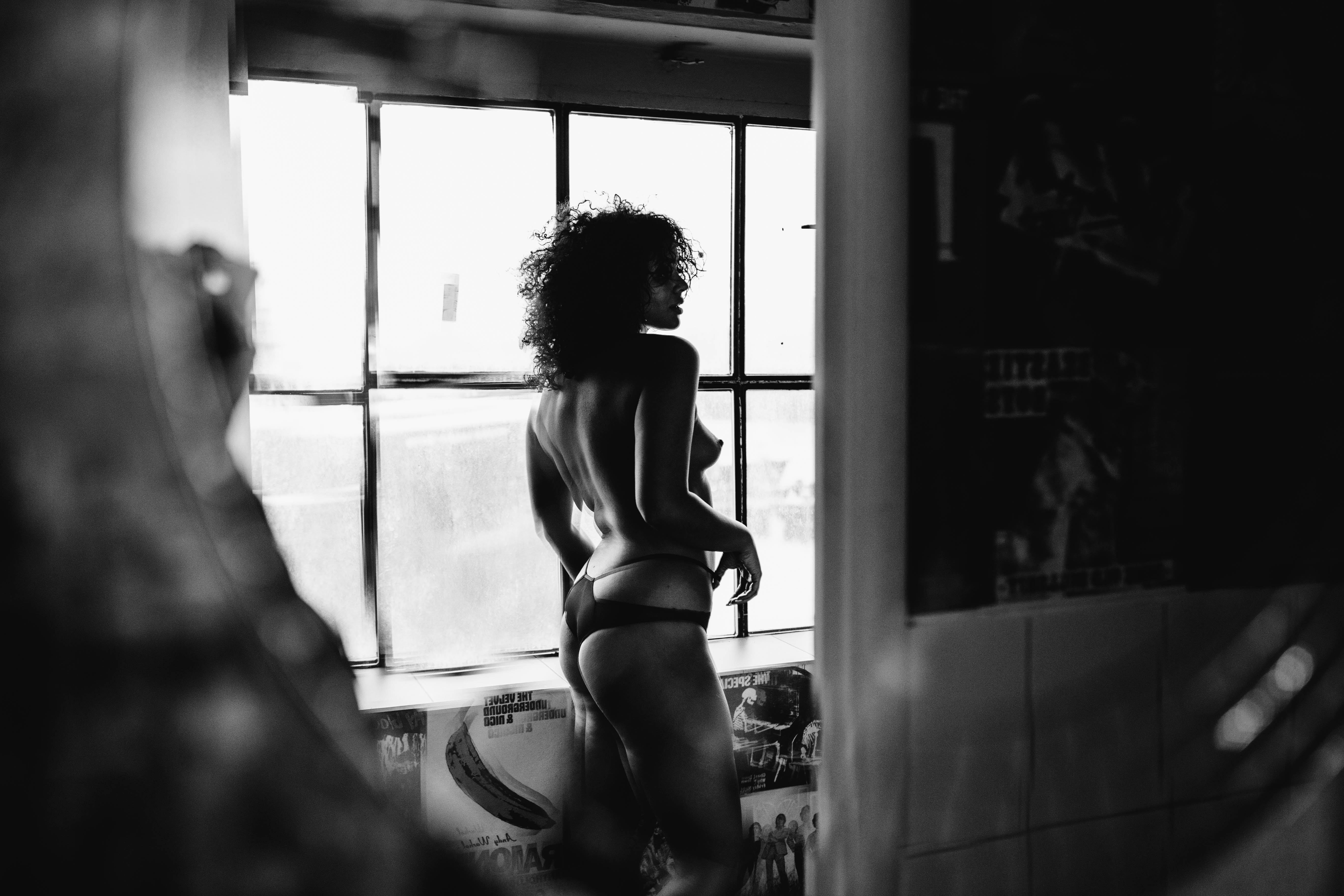 ‘HELLO DARKNESS’ VISUAL STORY BY SARA NAPIERALA {EXCLUSIVE EDITORIAL/NSFW}