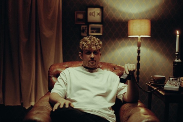 ‘PRESSURE’ FEAT. SG LEWIS, THE NEW MUSIC VIDEO FROM ‘JAMES VICKERY’ {NEW MUSIC FRIDAYS/NEW MUSIC VIDEO/NAKID TV}