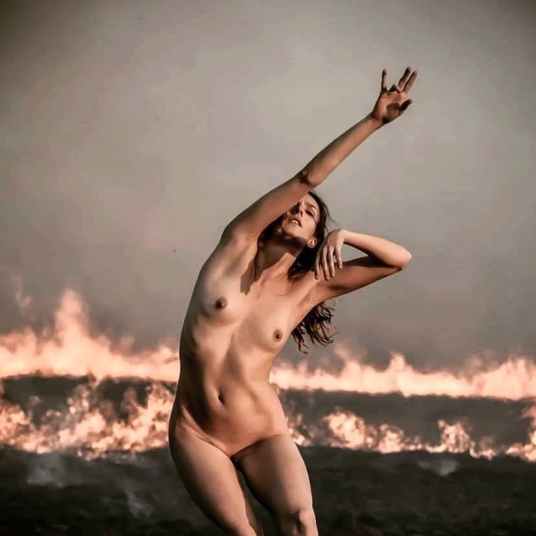 ‘A DANCE WITH JULIA MORENTE’ A NEW VISUAL STORY BY ‘MELISSA MAURER’