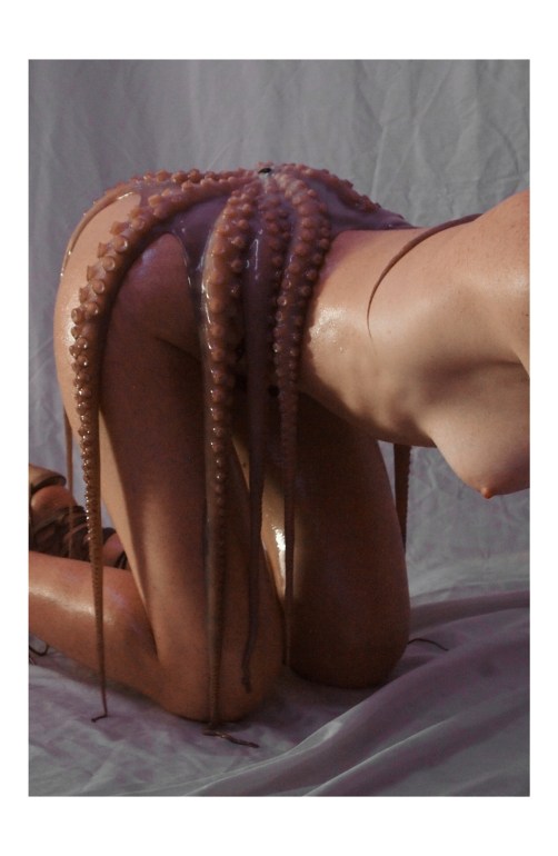‘TENTACLE EROTICA’ A NEW VISUAL STORY BY PHOTOGRAPHER ‘VAHLERI ZSVEJ’
