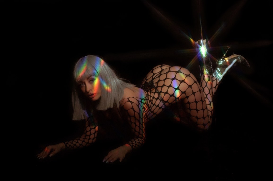 ‘HOT SUMMER’ A NEW VISUAL STORY BY PHOTOGRAPHER ‘PINK BORSCH’