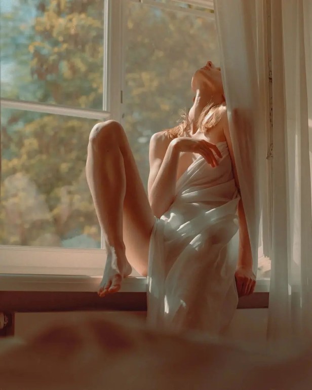 ‘SOFT GLOW’ ARTIST TO WATCH PHOTOGRAPHER ‘MATEUSZ ŻUROWSKI’