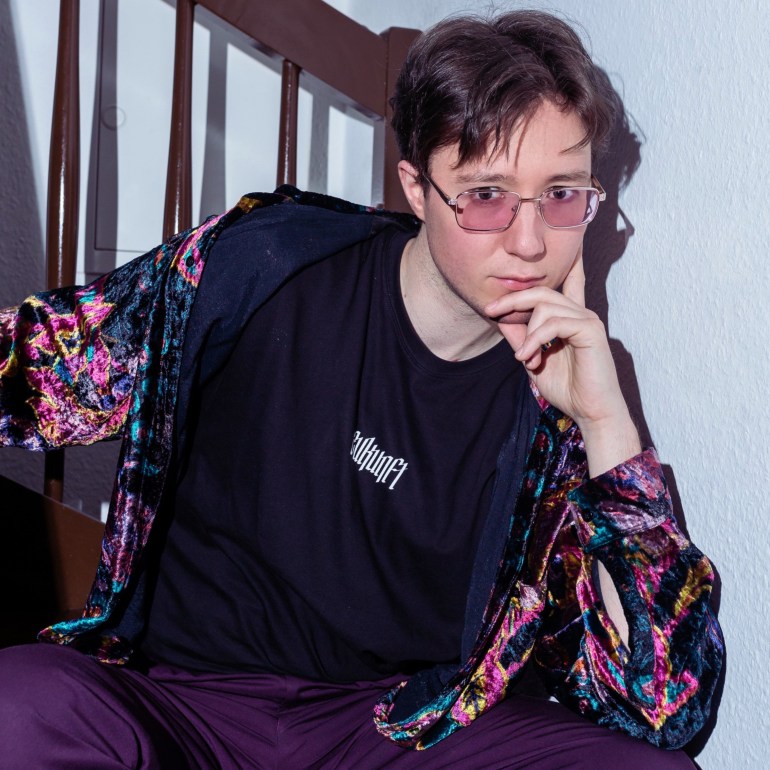 ‘LOVE JUICE’ THE NEW MUSIC VIDEO + SINGLE FROM ‘DAVID NOVELL’