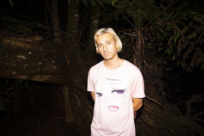 ‘FLUME DROPS ‘ARRIVED ANXIOUS, LEFT BORED’ OUT NOW!