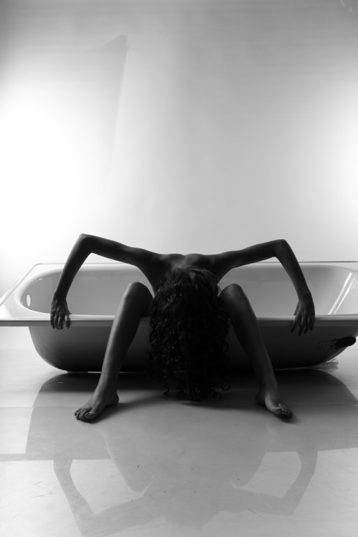 ’TUB TALES’ A NEW VISUAL STORY BY PHOTOGRAPHER ‘RIKRIVU BANERJEE’