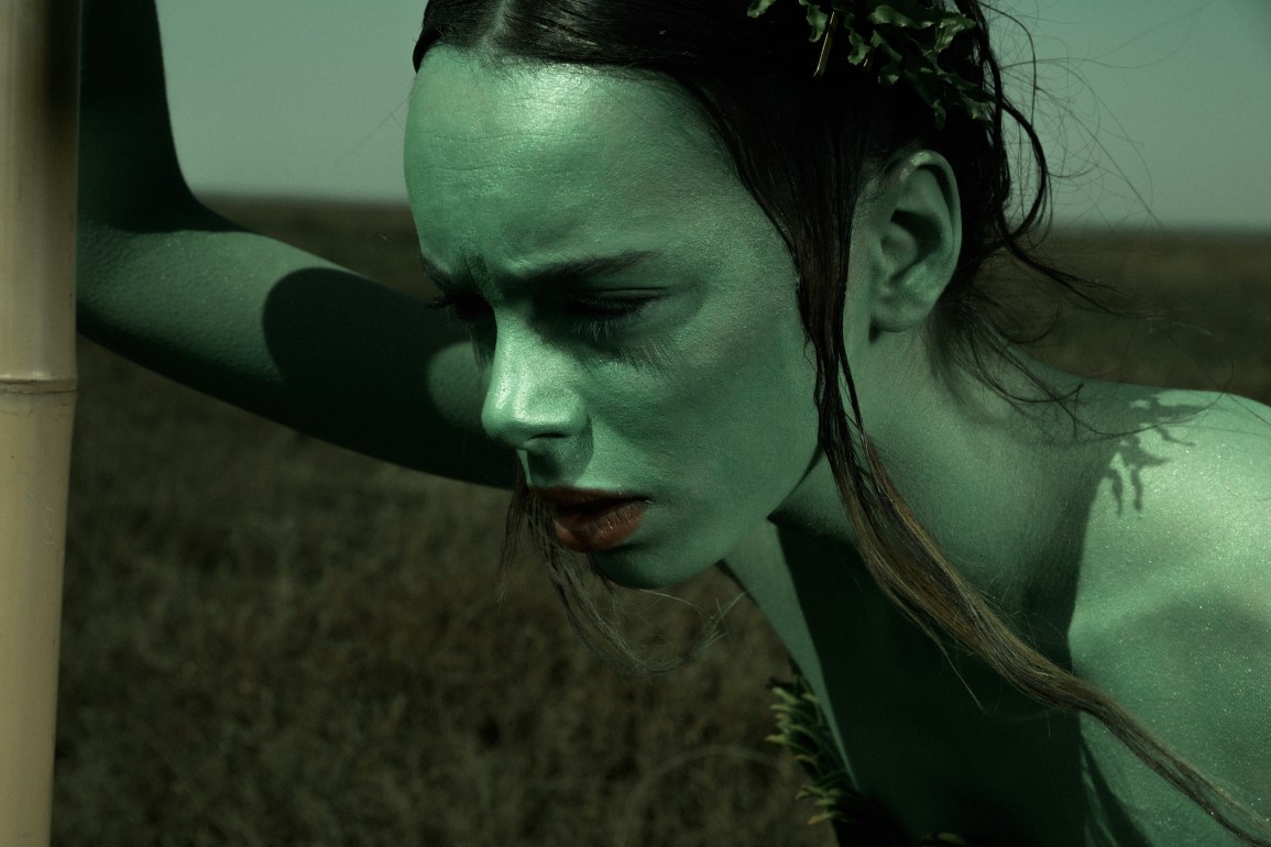 “VIHRËA”: DEFTOM’S MONOCHROME MASTERPIECE UNVEILED IN EXCLUSIVE NAKID EDITORIAL