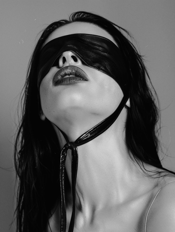 “WHAT DO YOU SEE?” – A FASHION EDITORIAL STORY BY ARITST DUSTIN HOLLYWOOD